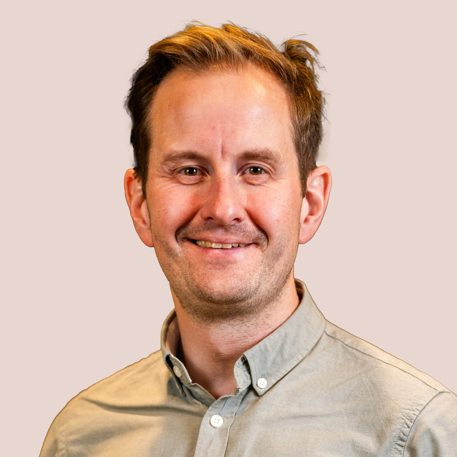 Magnus-Arnesen_Hoyre_light-background